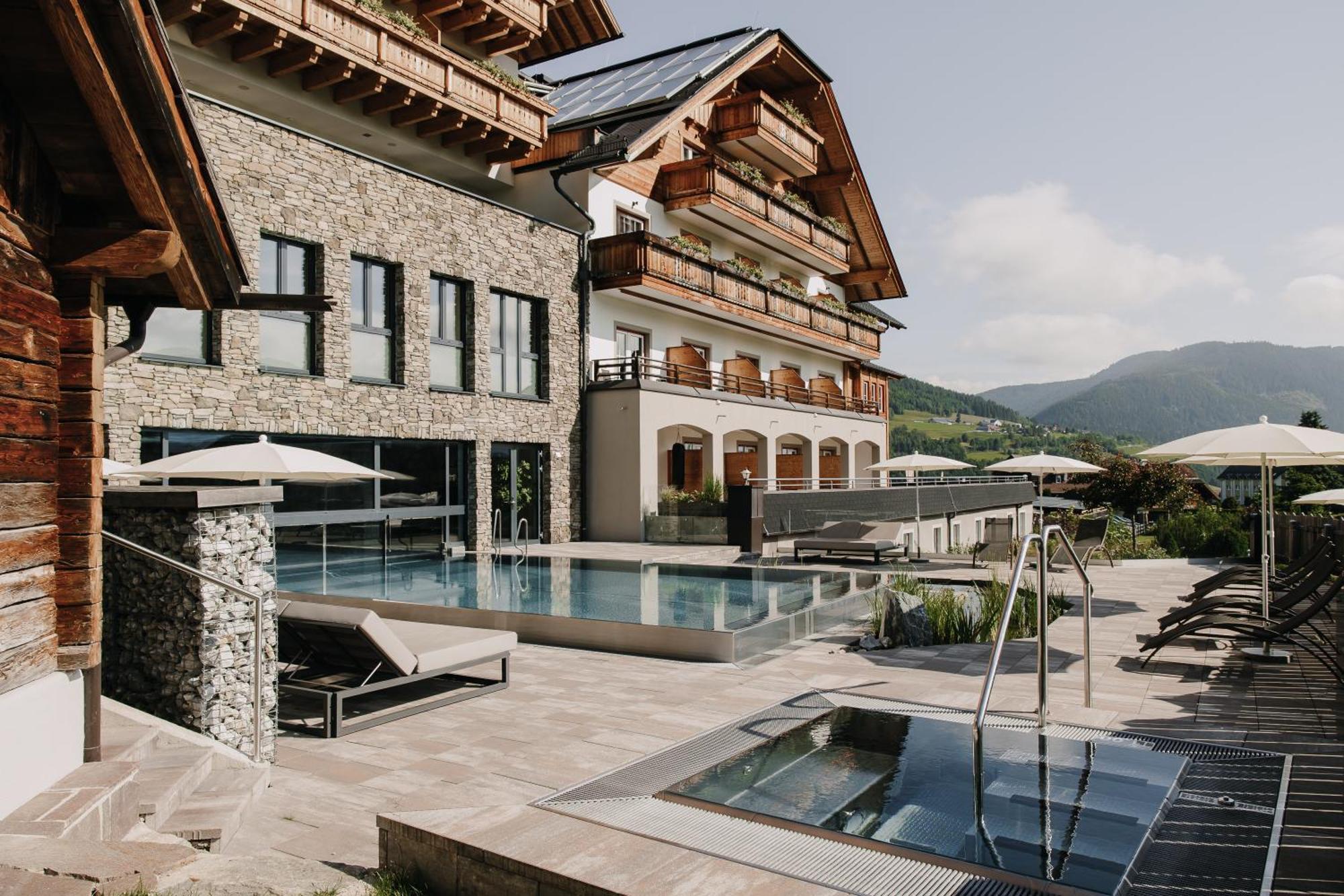 Almgut - Mountain Wellness Hotel 圣玛加里森 外观 照片